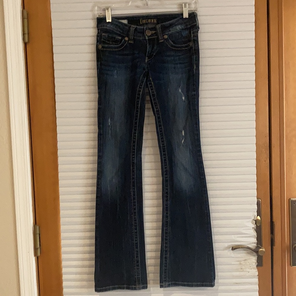 EUC! Decree! Women’s size 0 flare / wide leg distressed denim jeans! 🔥HP!